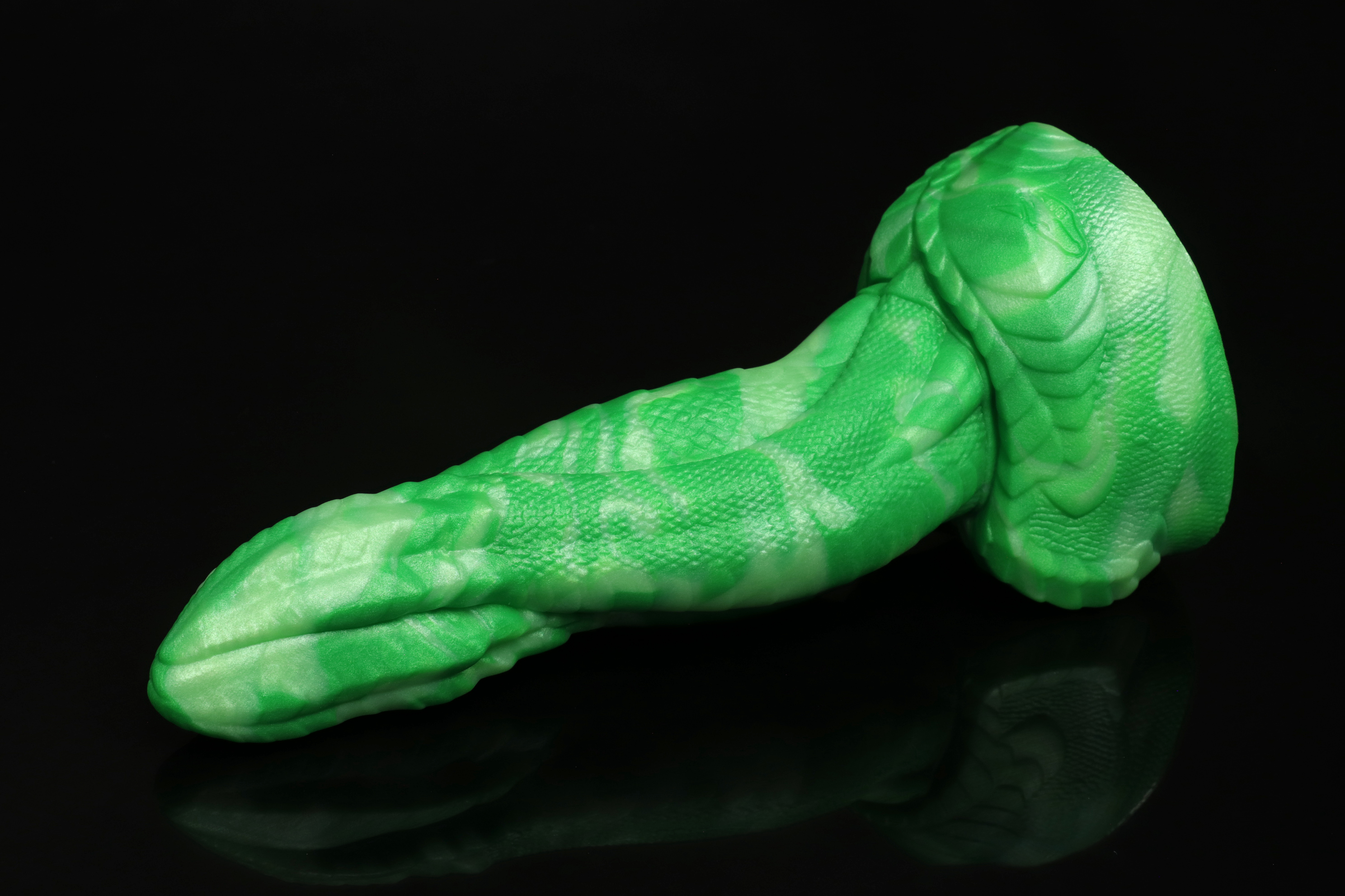 Orochi the Dragon Kaiju by Bad Dragon — Ready-made pour pour, maker's photo